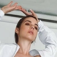 Adelaide Kane Nahé