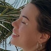 Adriana Hughes Nahé