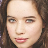 Anna Popplewell Nahé