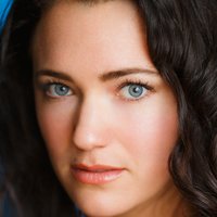 April Mullen Nahé