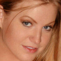 Avery Ray Nahé