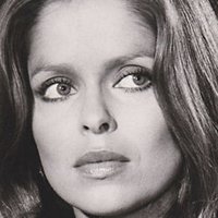 Barbara Bach Nahé
