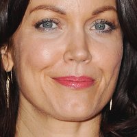 Bellamy Young Nahé
