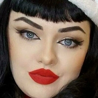 curvygothgf Nahé