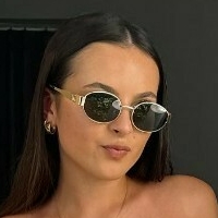 Ella Midgley @ellamiidgley Nahé