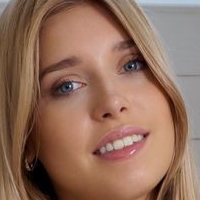 Freya Mayer Nahé