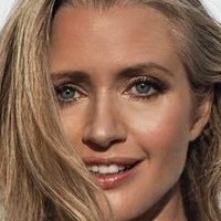 Hayley McQueen Nahé
