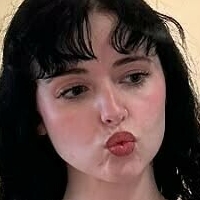Holly Laing Nahé