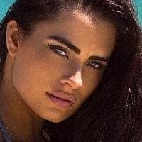 Holly Young Nahé