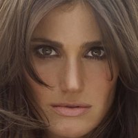 Idina Menzel Nahé