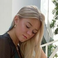 KatieSigmondd Nahé