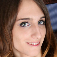 Kelly Klaymour Nahé