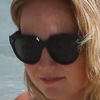 Kelly Weekers Nahé