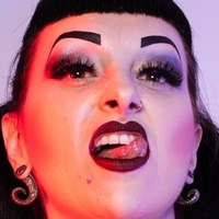 Lady VI Nahé