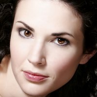 Laura Mennell Nahé