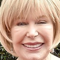Loretta Swit Nahé