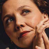 Maggie Gyllenhaal Nahé