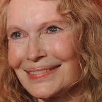 Mia Farrow Nahé
