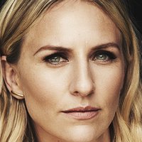 Mickey Sumner Nahé