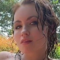Nika Kolosova Nahé