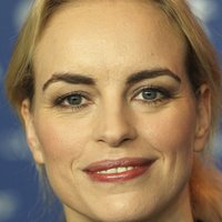 Nina Hoss Nahé