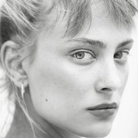 Nora Arnezeder Nahé