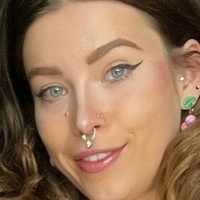 Queen Egirl27 Nahé