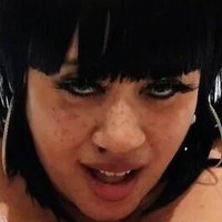 Roxi Red Nahé