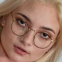 Sabrina May Nahé