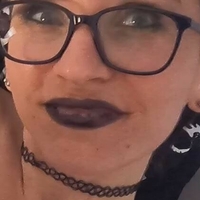 ShyGothExhib Nahé