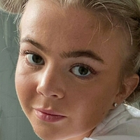smalblonde Nahé