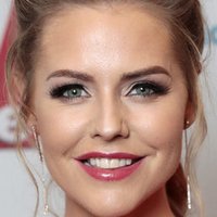 Stephanie Waring Nahé