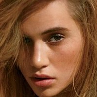 Suki Waterhouse Nahé