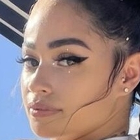 Tiffymonroex Nahé