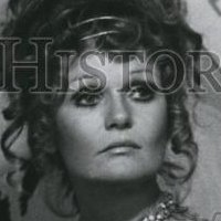Valerie Perrine Nahé