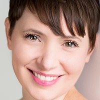 Victoria Bidewell Nahé
