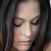 Victoria James Nahé