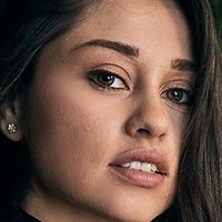 Yvette Monreal Nahé